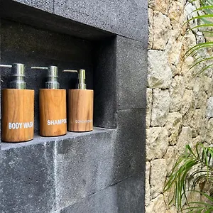 Santana Bingin Uluwatu (Bali)
